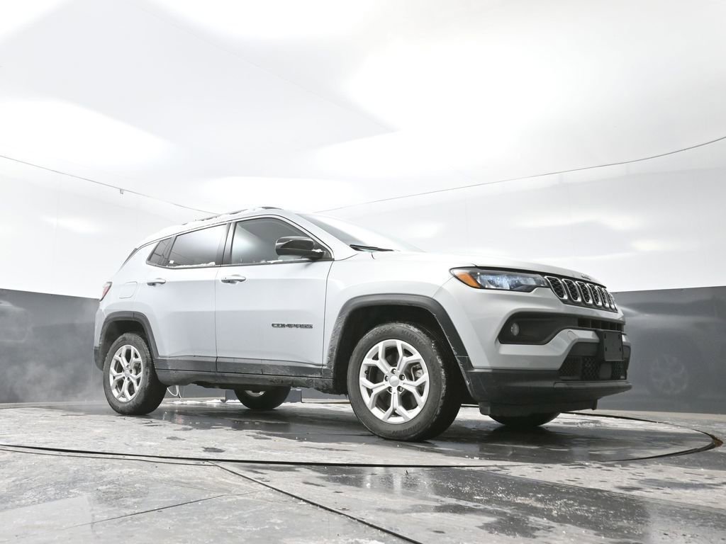 Used 2024 Jeep Compass Latitude image 26