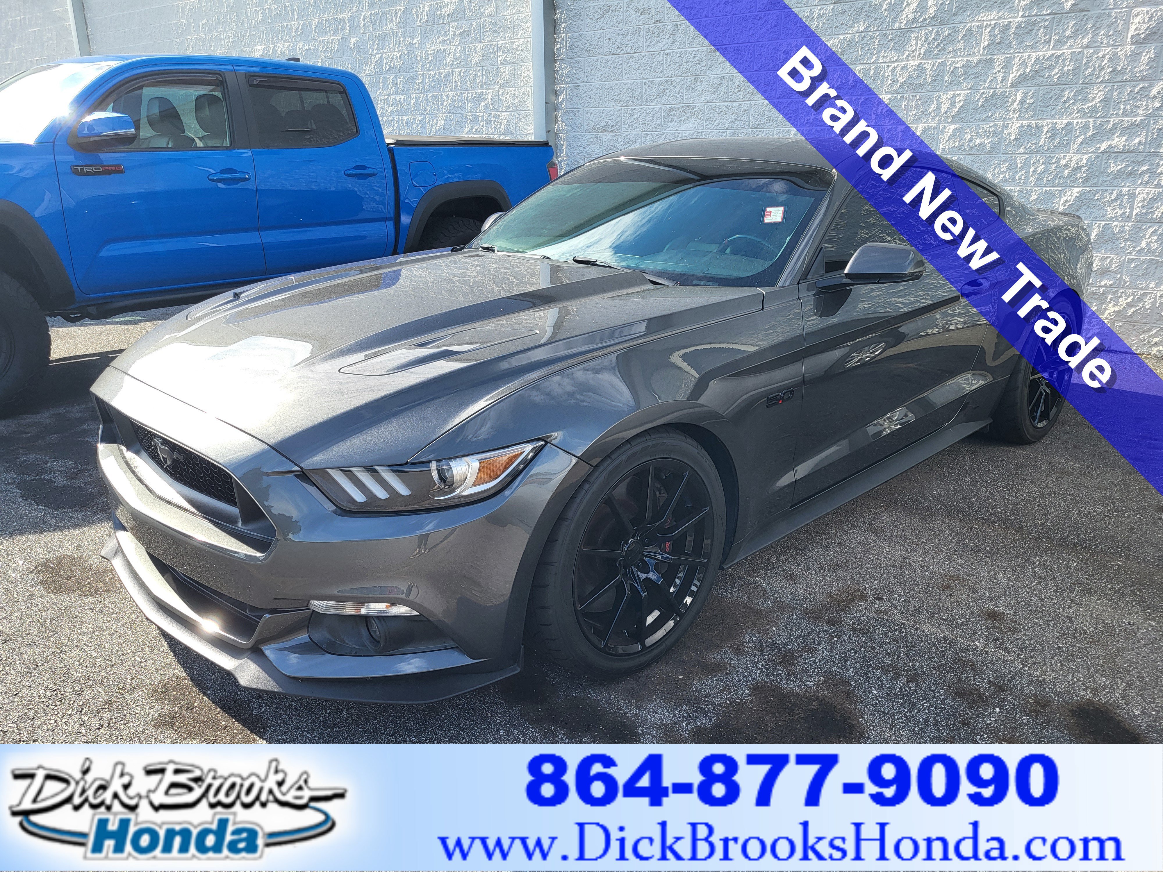 Used 2017 Ford Mustang GT Premium w/ GT Performance Package RWD image 1