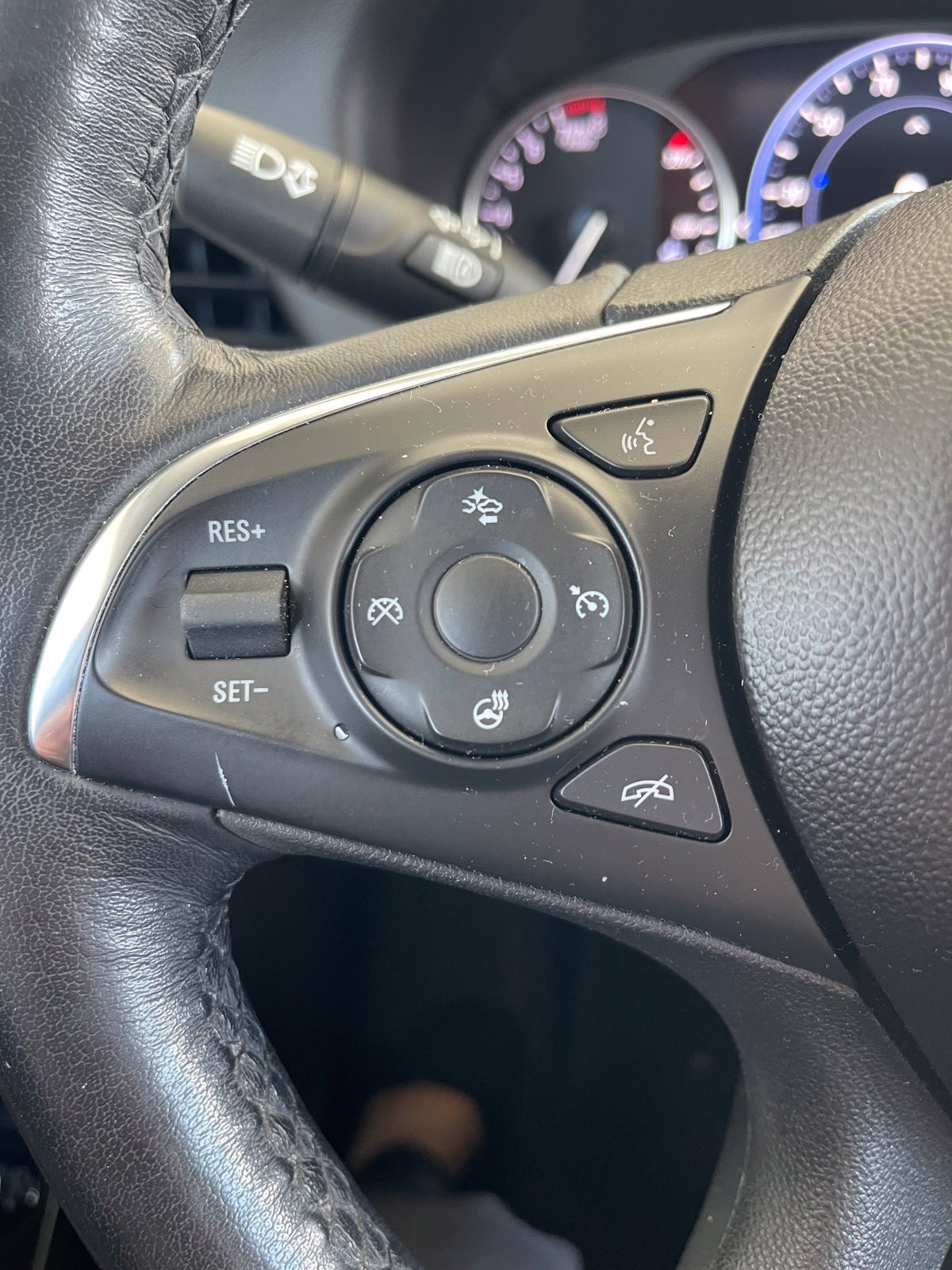 Used 2021 Buick Enclave Avenir w/ Avenir Technology Package FWD image 16