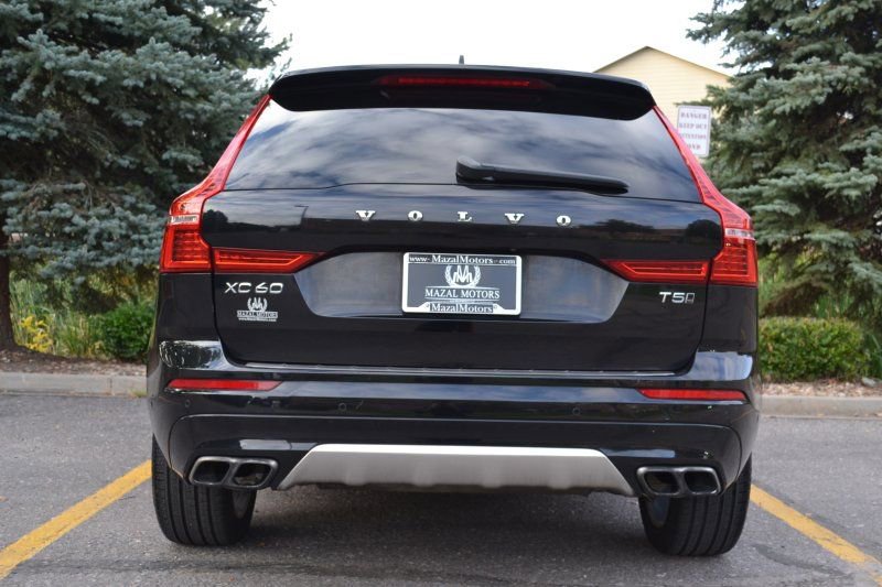 Used 2018 Volvo XC60 T5 Momentum w/ Vision Package image 13