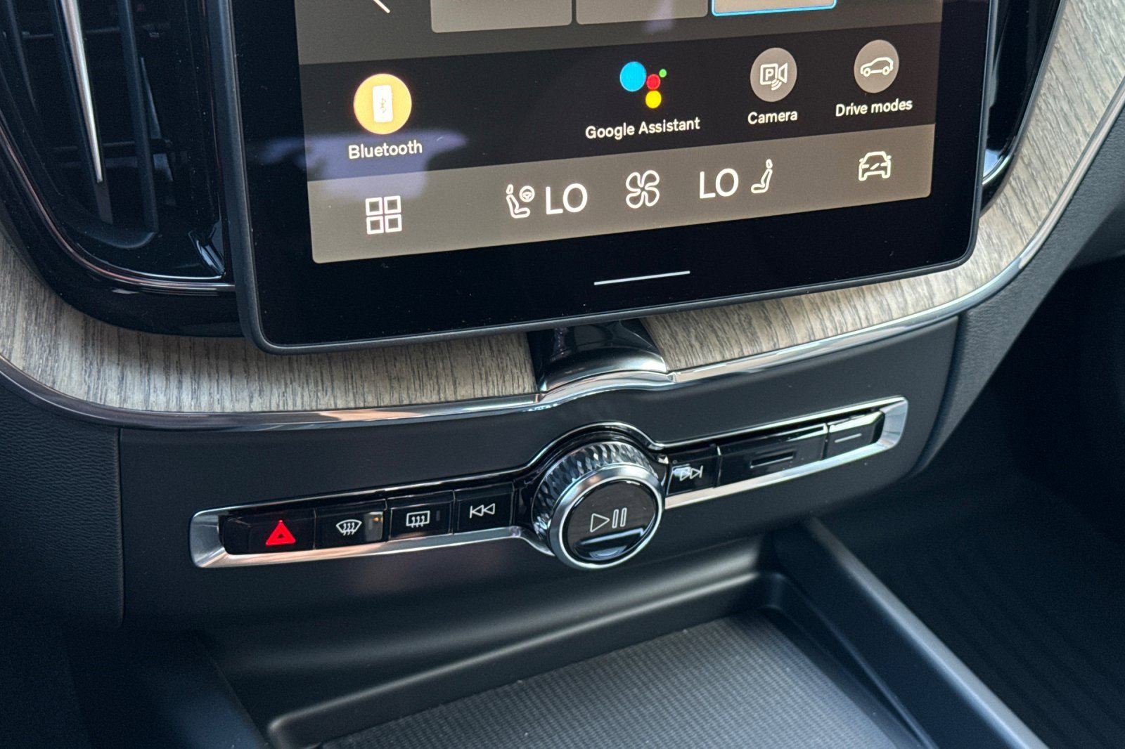 New 2026 Volvo XC60 B5 Plus w/ Protection Package Premier image 17