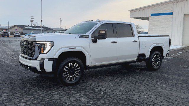 Used 2024 GMC Sierra 2500 Denali Ultimate image 4