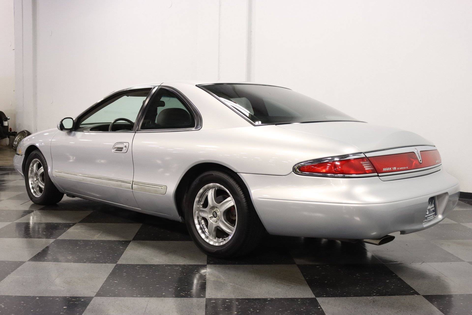 Used 1998 Lincoln Mark VIII RWD image 10