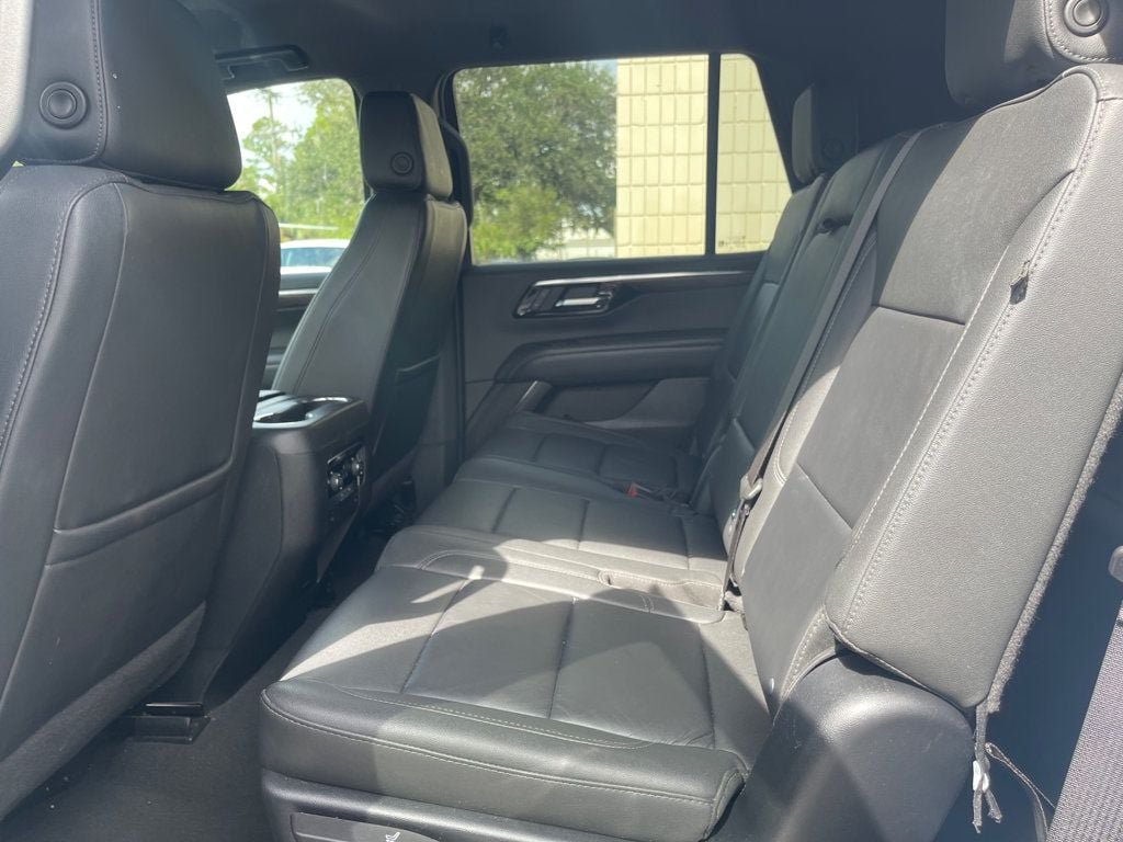 Used 2025 Chevrolet Tahoe LT RWD image 13