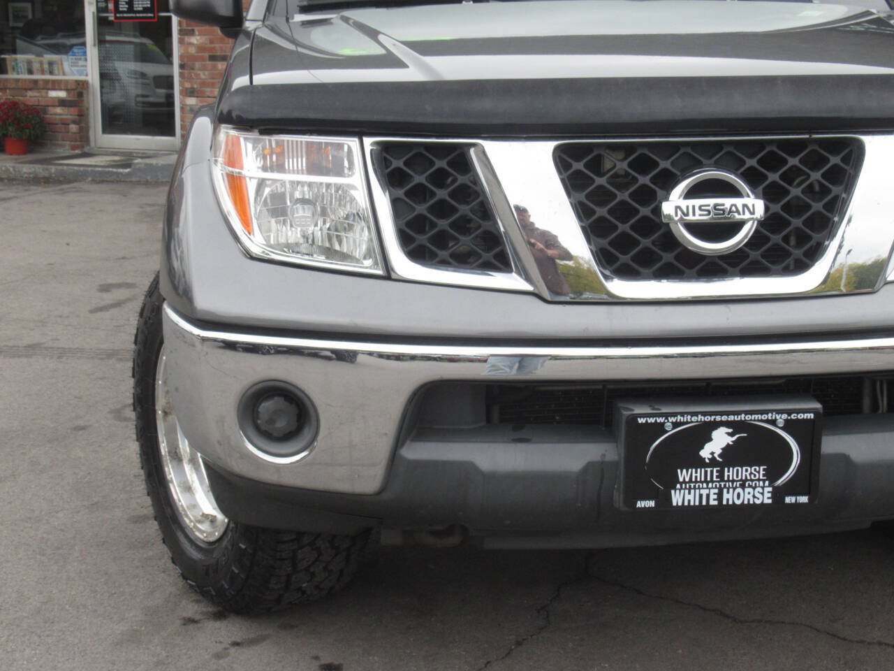 Used 2008 Nissan Frontier SE w/ SE Value Truck Pkg AWD/4WD image 3