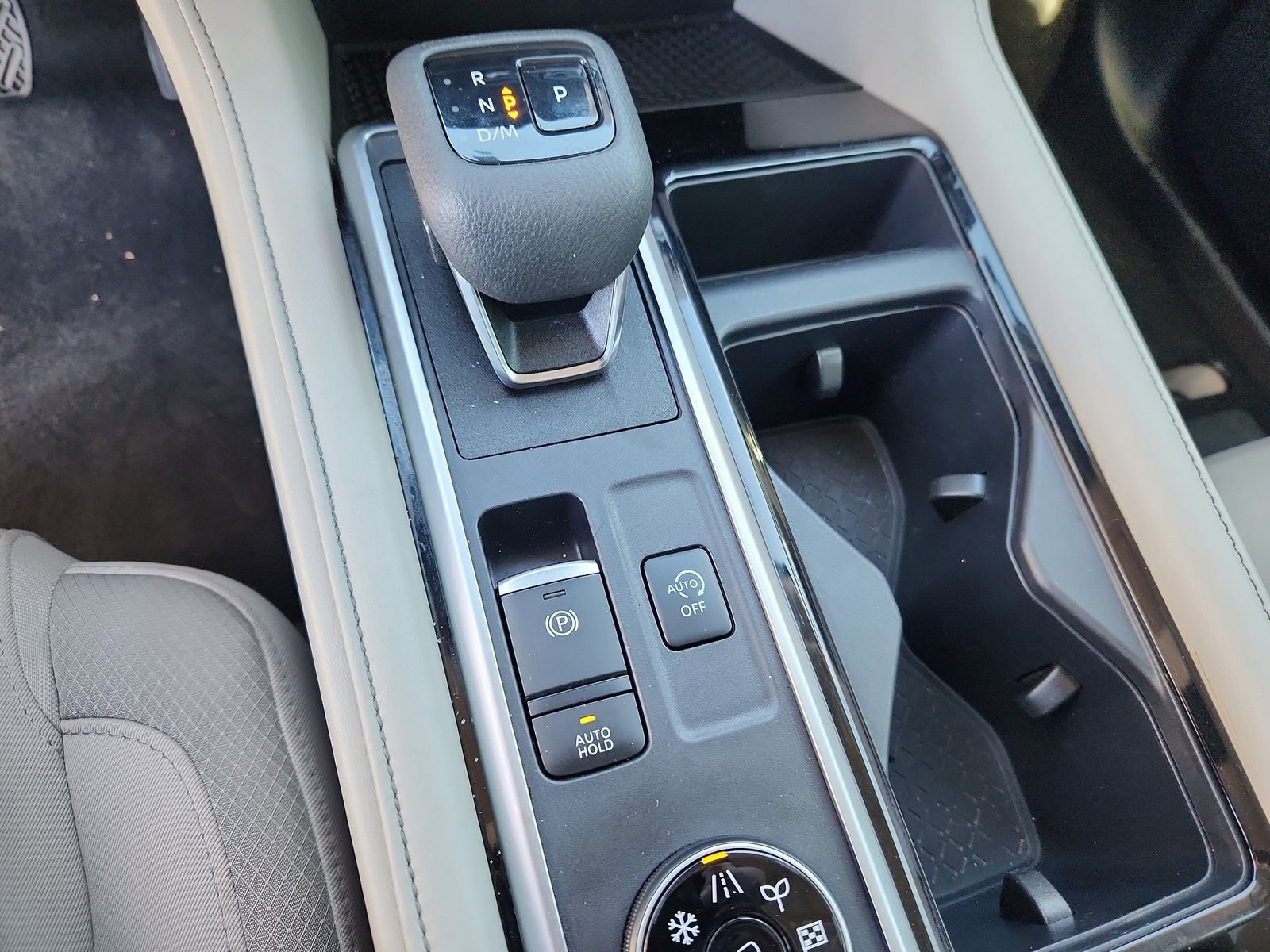 Used 2023 Nissan Pathfinder SV w/ Cargo Package image 22