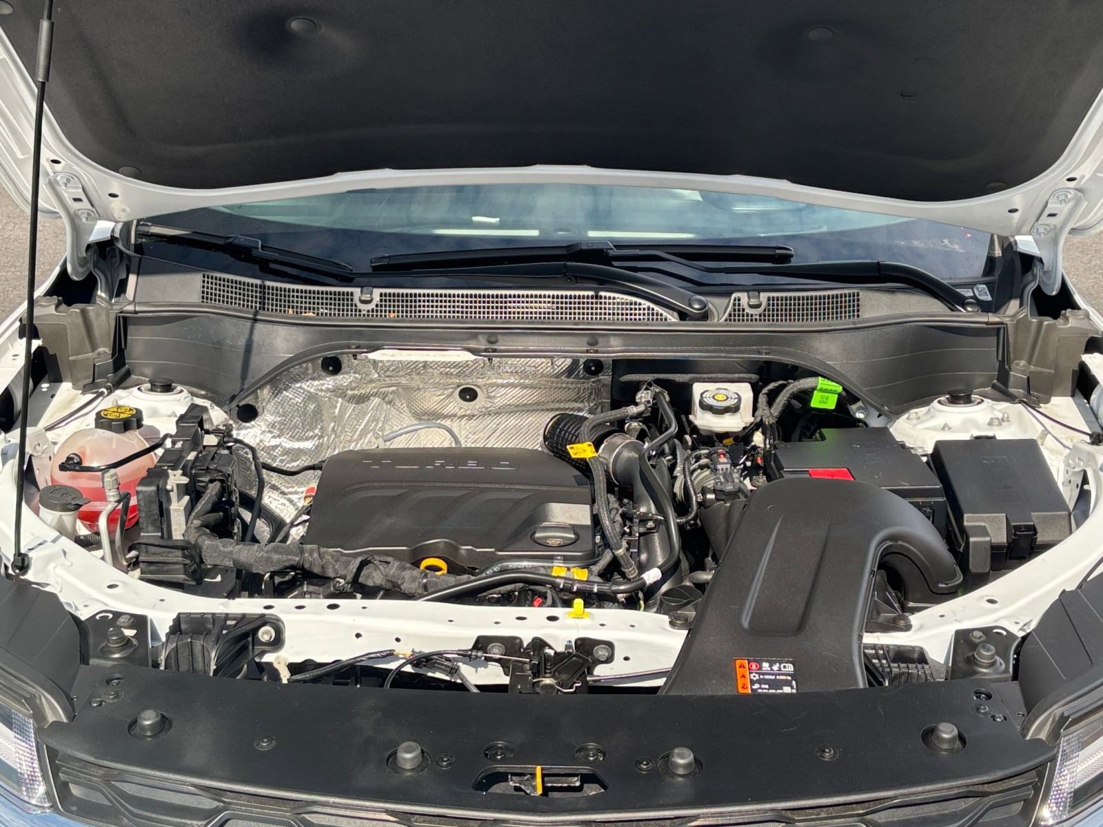 Used 2025 Chevrolet Trax LT w/ LT Convenience Package FWD image 34