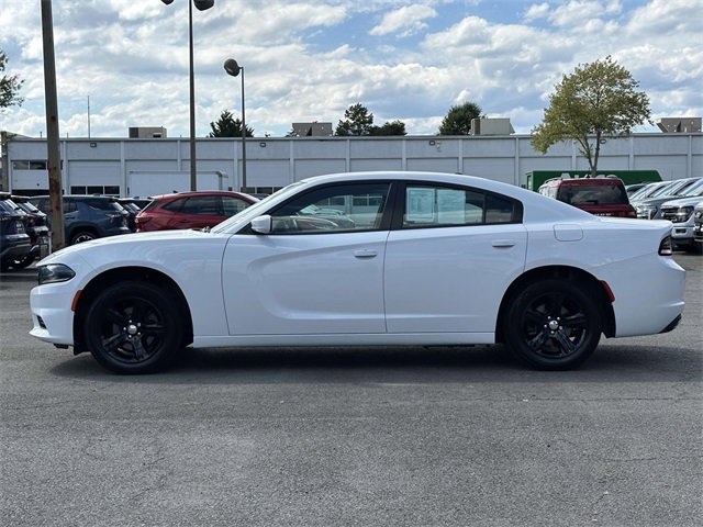 Used 2019 Dodge Charger SXT image 2