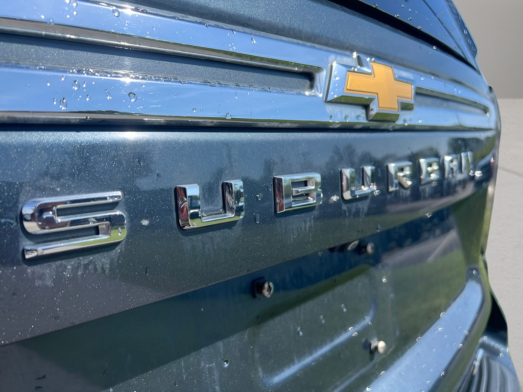Used 2021 Chevrolet Suburban LT RWD image 12