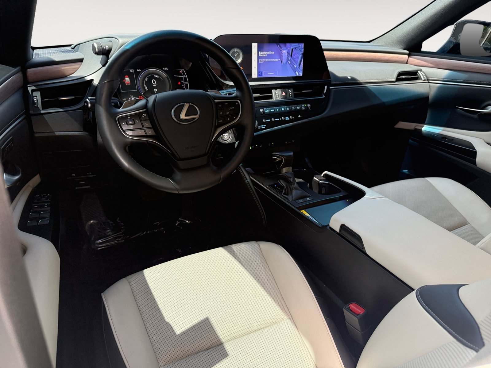 Used 2025 Lexus ES 300h w/ Premium Package FWD image 15