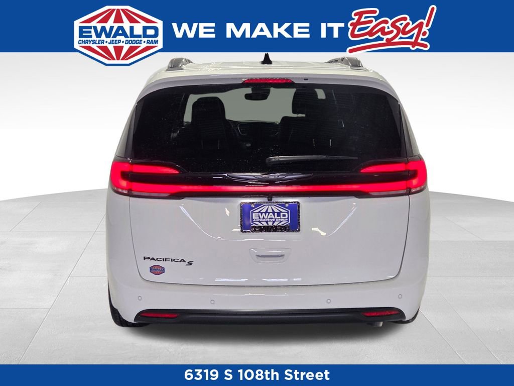 New 2026 Chrysler Pacifica Select w/ S Appearance Package image 17