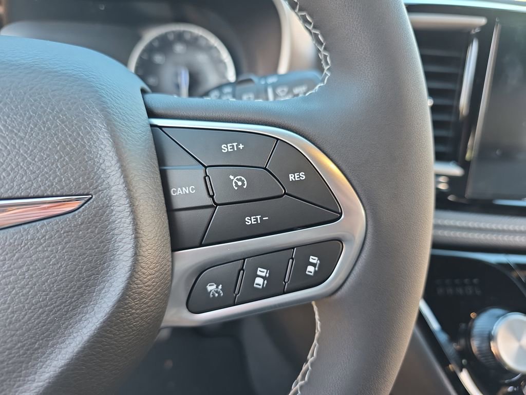 New 2026 Chrysler Pacifica Select image 20