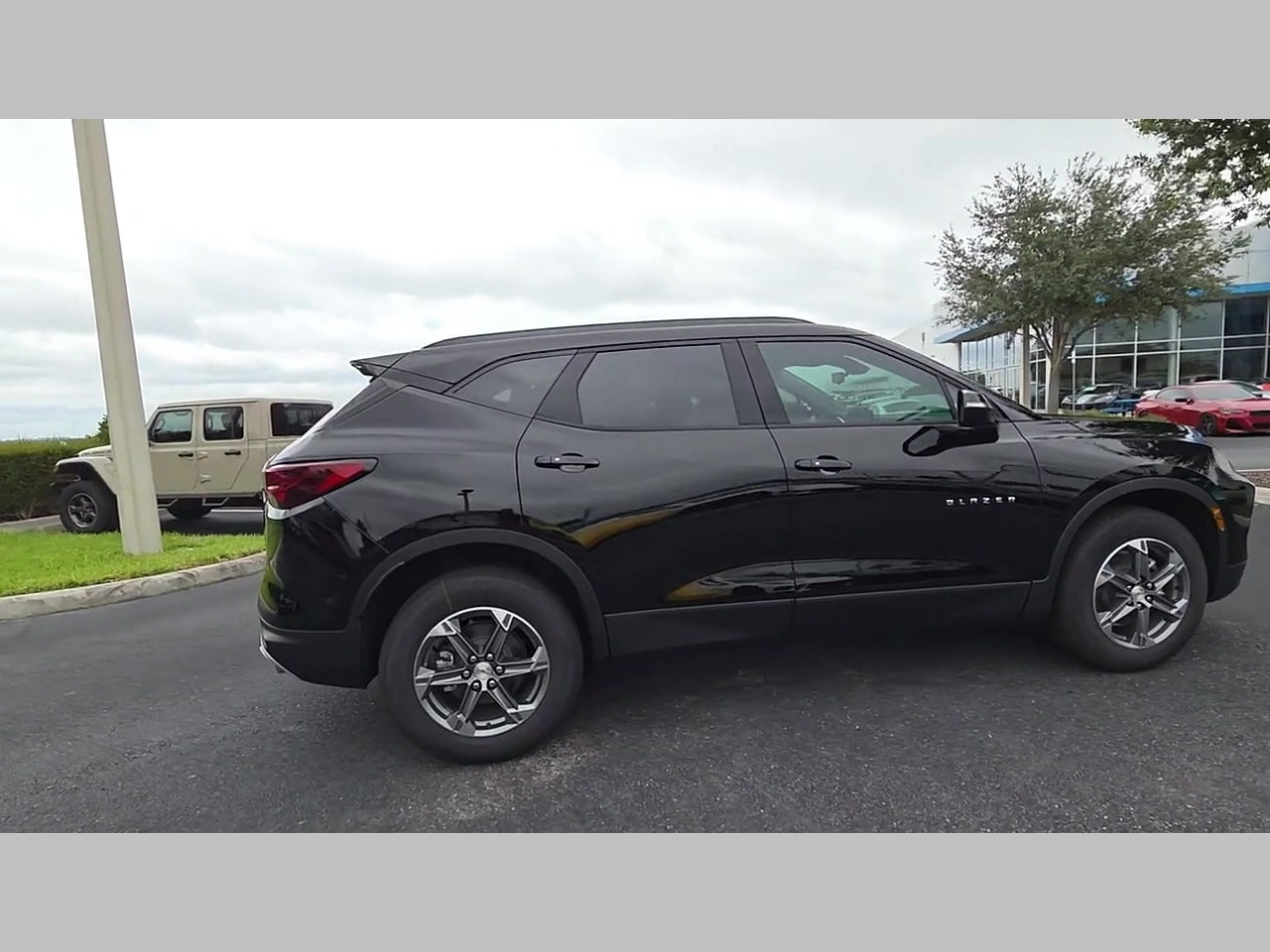 New 2026 Chevrolet Blazer LT w/ Sound & Technology Package FWD image 18