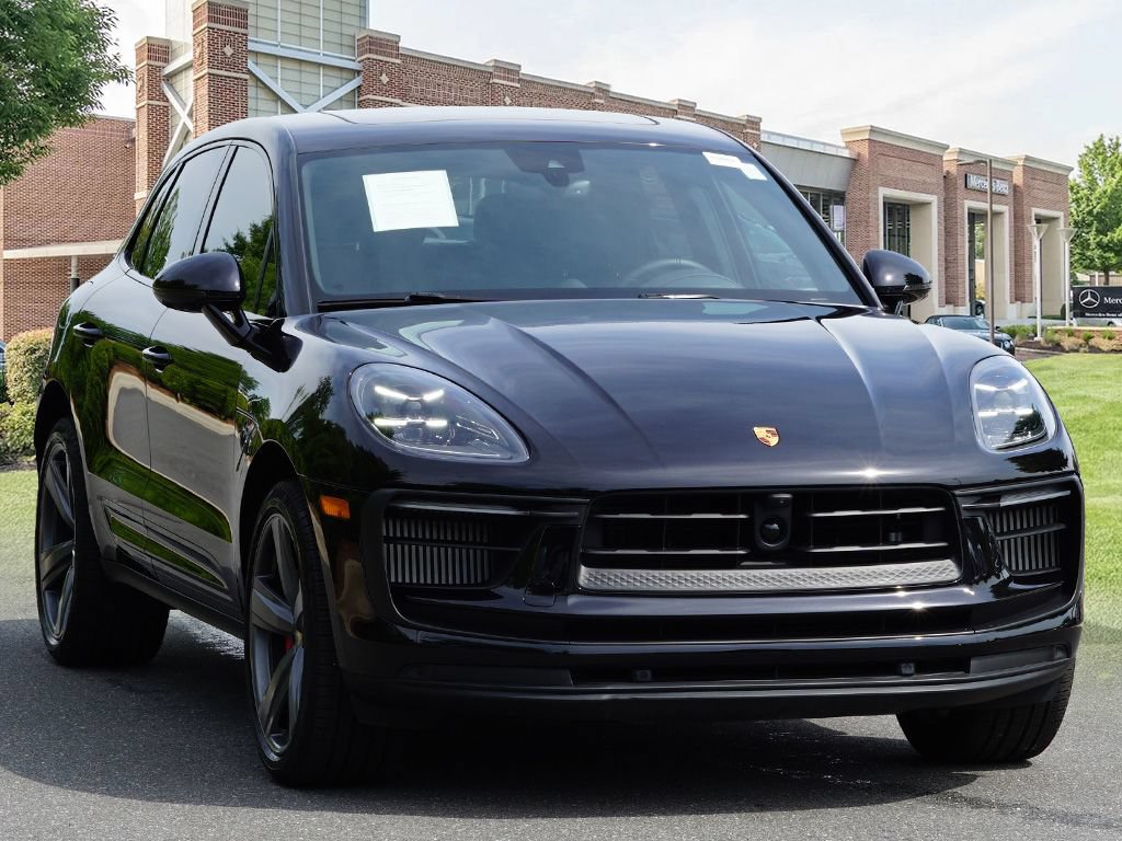 Used 2023 Porsche Macan S AWD/4WD image 3