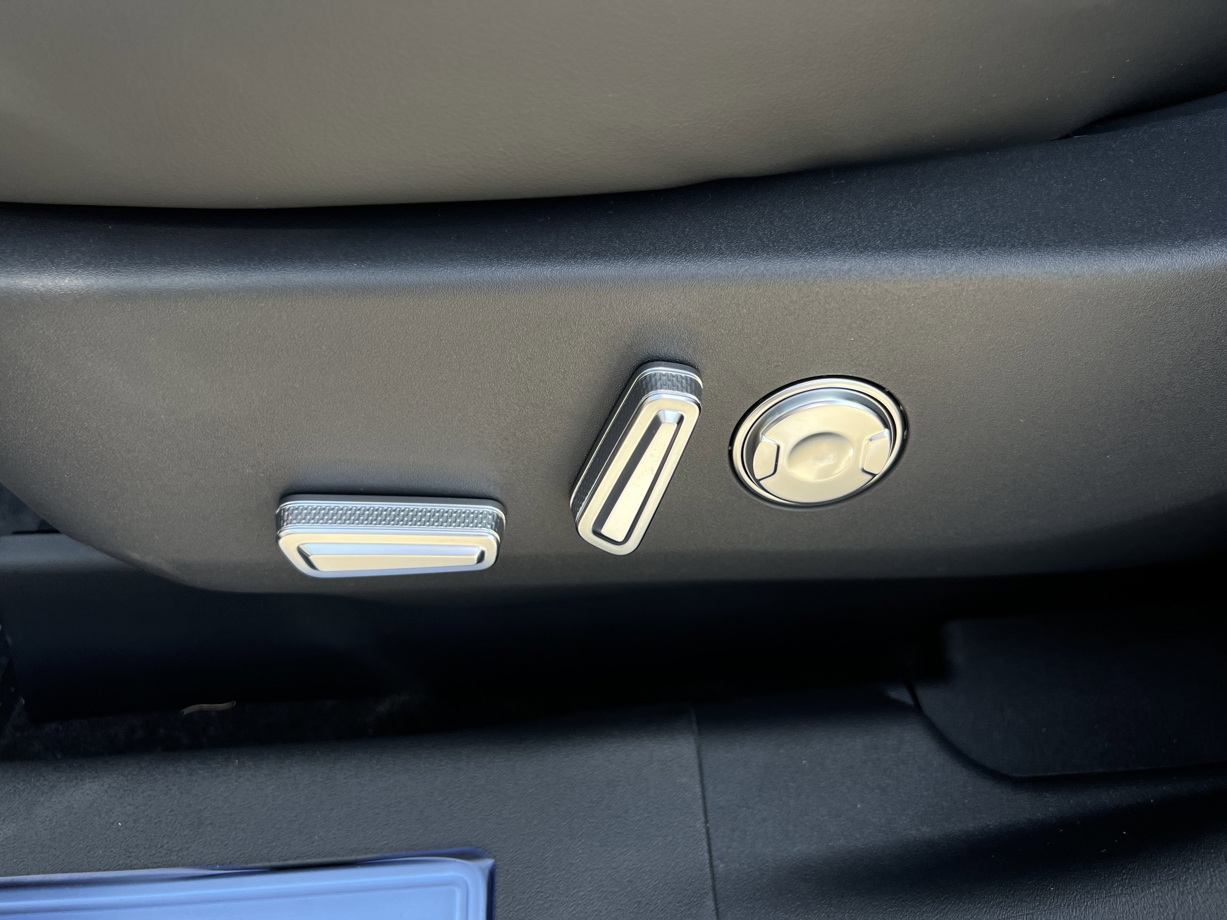 New 2026 Lincoln Nautilus Premier w/ Equipment Group 102A AWD/4WD image 25