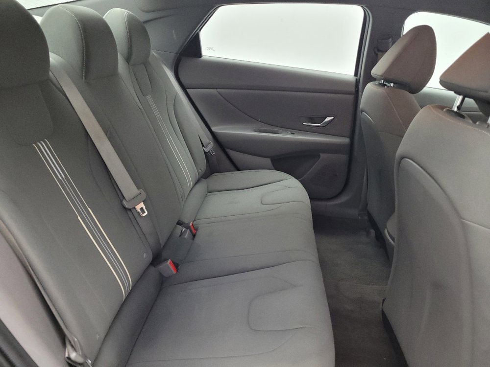 Used 2023 Hyundai Elantra SEL w/ Convenience Package FWD image 19