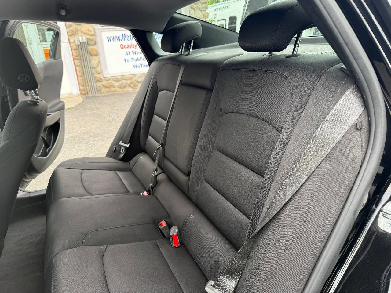 Used 2020 Chevrolet Malibu LT image 34