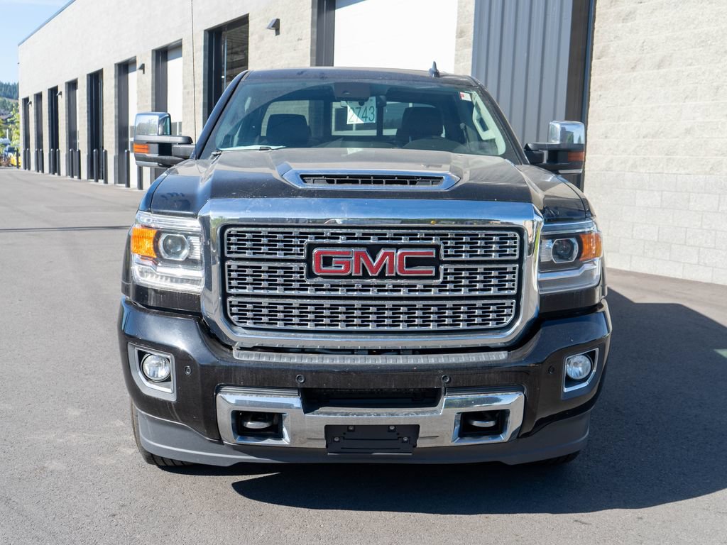 Used 2018 GMC Sierra 2500 Denali AWD/4WD image 2