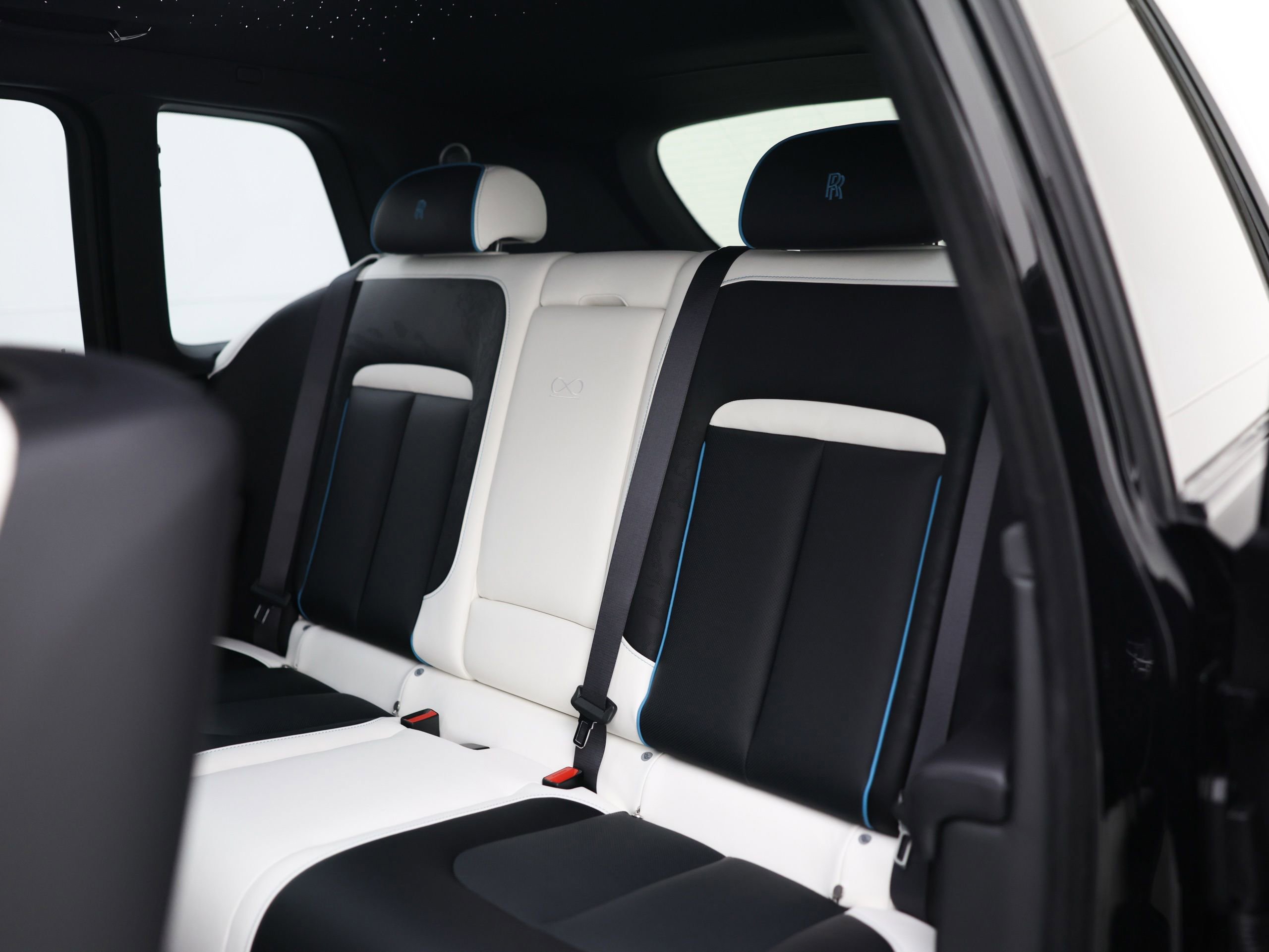 New 2027 Rolls-Royce Cullinan Black Badge AWD/4WD image 5