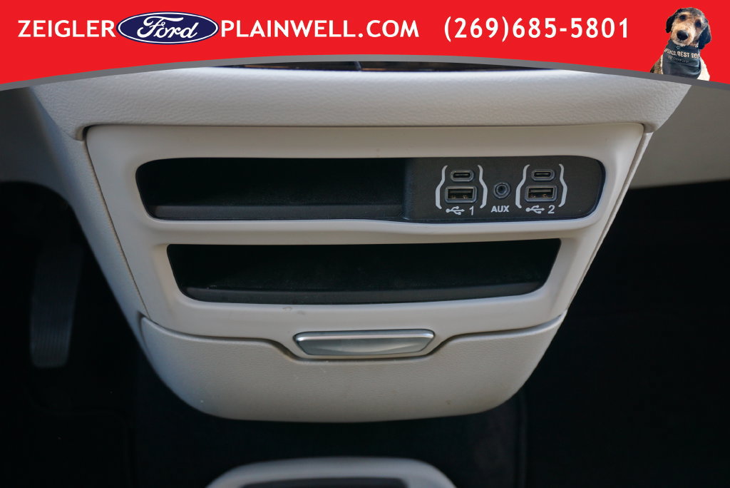 Used 2023 Chrysler Voyager LX FWD image 24