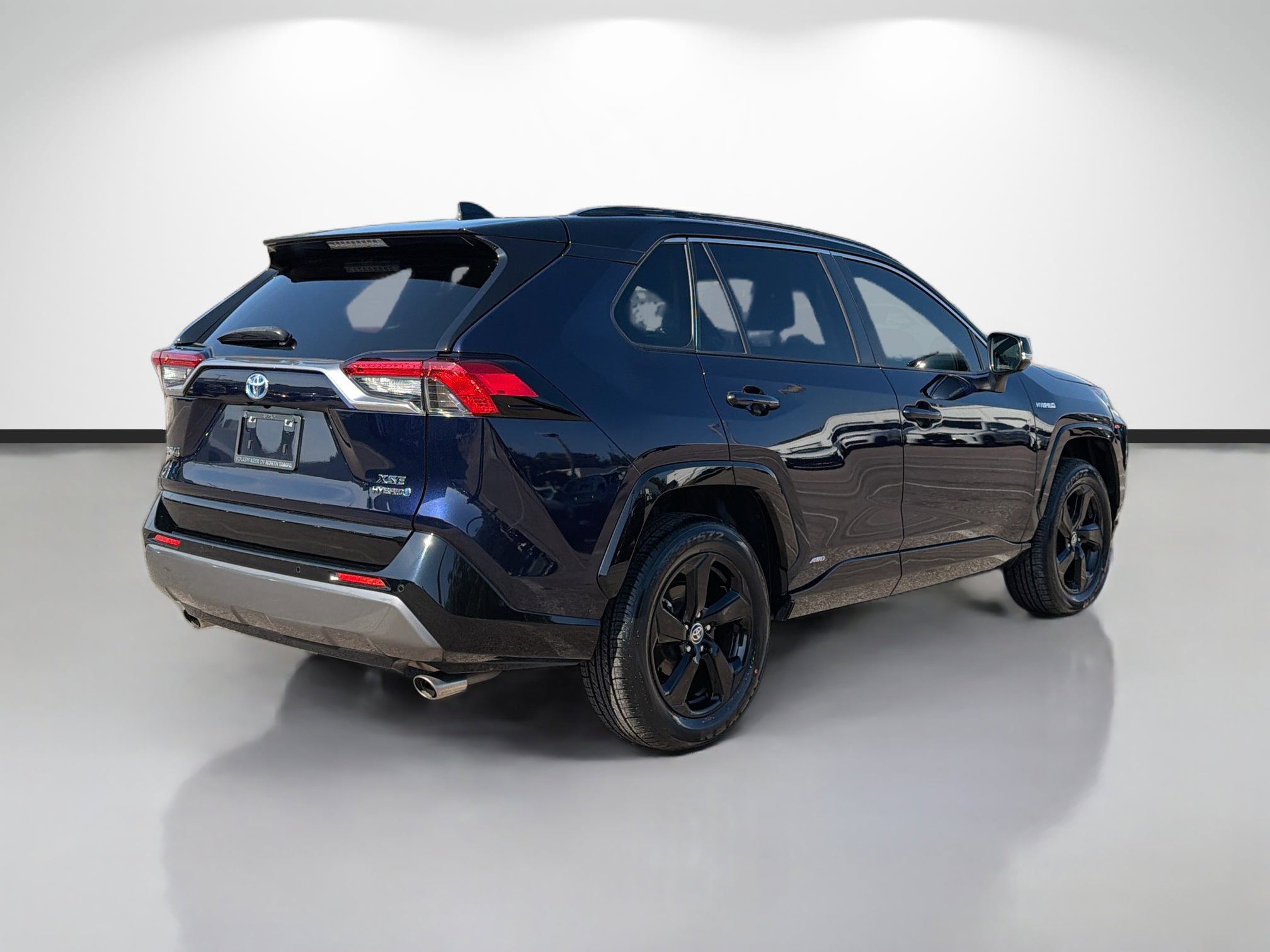 Used 2020 Toyota RAV4 XSE image 3
