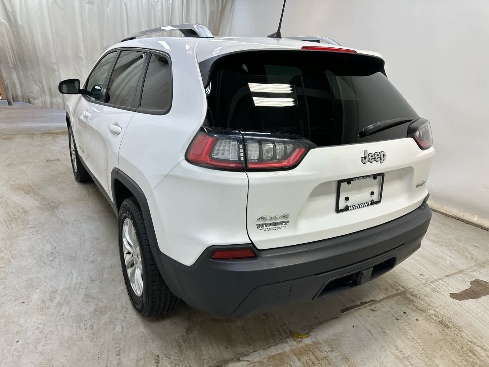 Used 2020 Jeep Cherokee Latitude w/ Cold Weather Group image 2