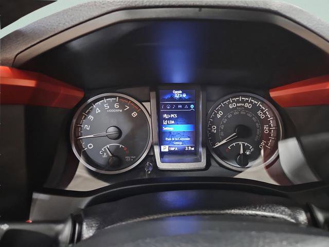 Used 2018 Toyota Tacoma TRD Sport image 29