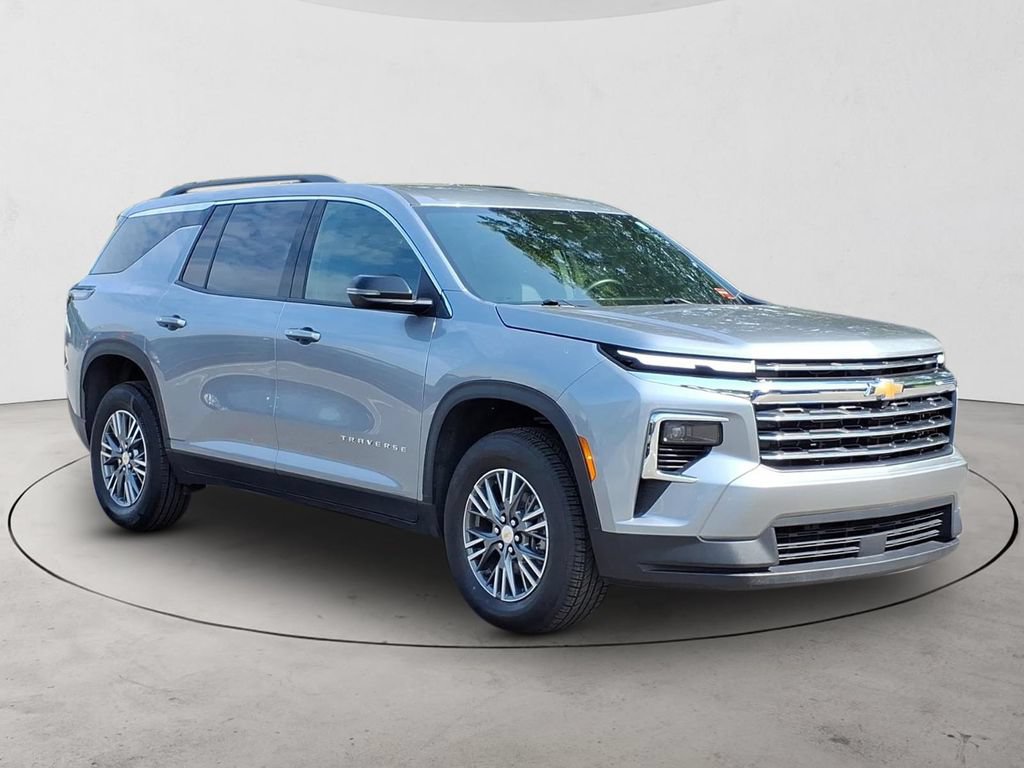 Used 2025 Chevrolet Traverse LT AWD/4WD image 3
