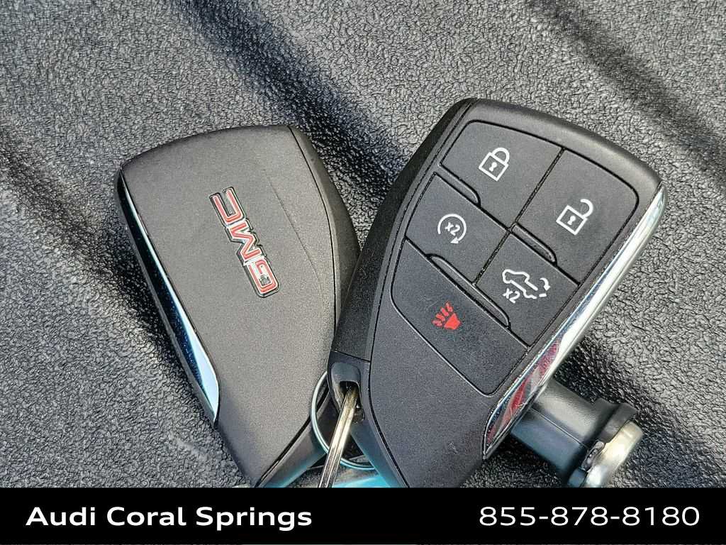 Used 2025 GMC Sierra 1500 Elevation RWD image 28