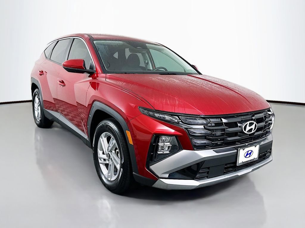 Certified 2025 Hyundai Tucson SE image 3