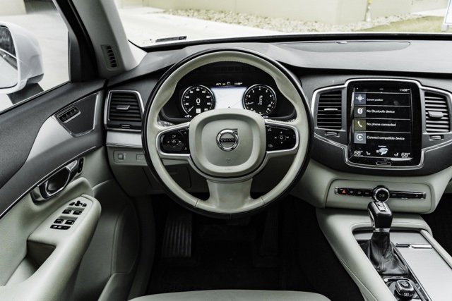 Used 2021 Volvo XC90 T5 Momentum w/ Climate Package image 23