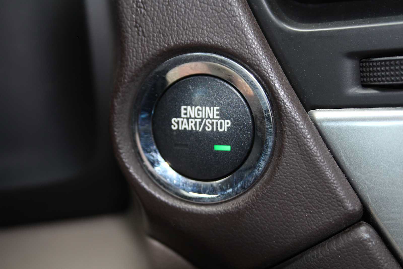 Used 2015 Chevrolet Suburban LTZ AWD/4WD image 41