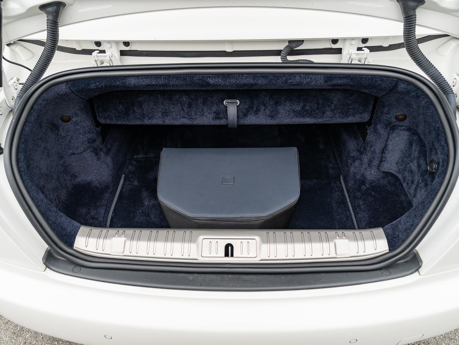 Used 2017 Rolls-Royce Dawn image 57