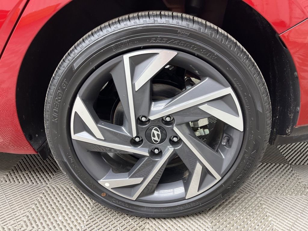 Used 2025 Hyundai Elantra SEL image 6