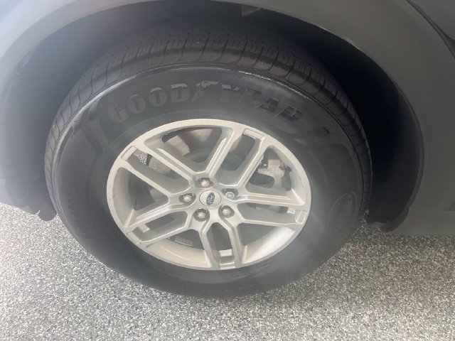 Used 2025 Ford Explorer Active AWD/4WD image 45