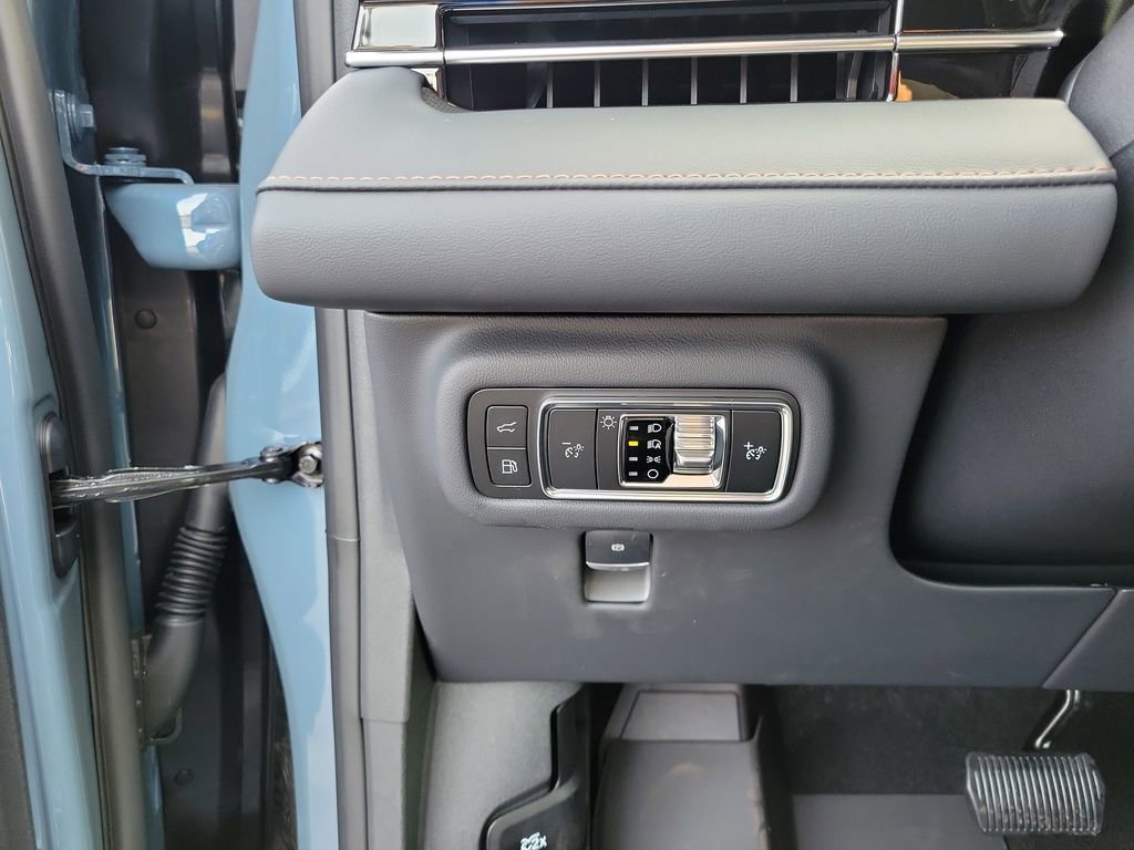 New 2026 Lincoln Nautilus Premier w/ Equipment Group 102A image 22