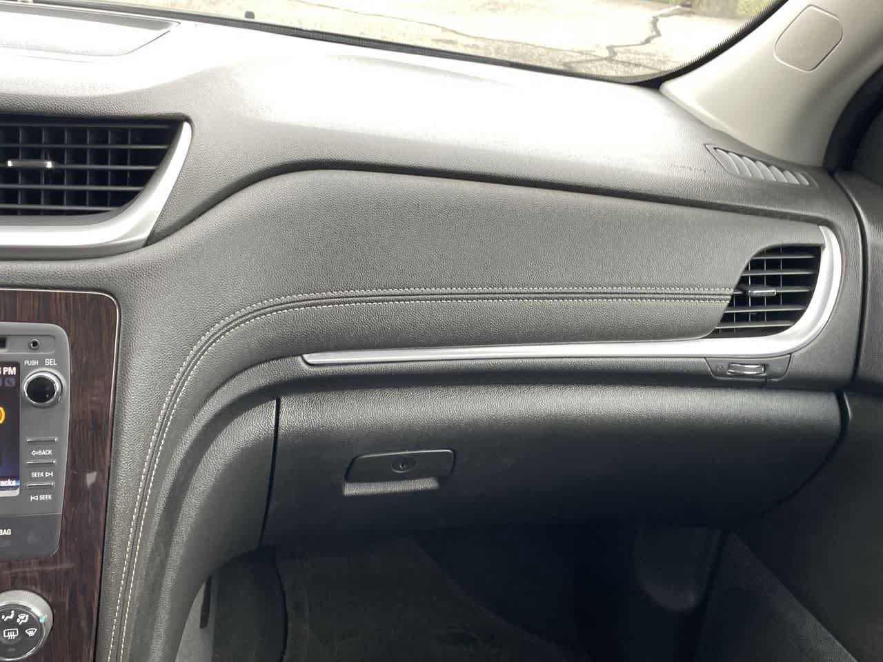 Used 2015 Chevrolet Traverse LT FWD image 16