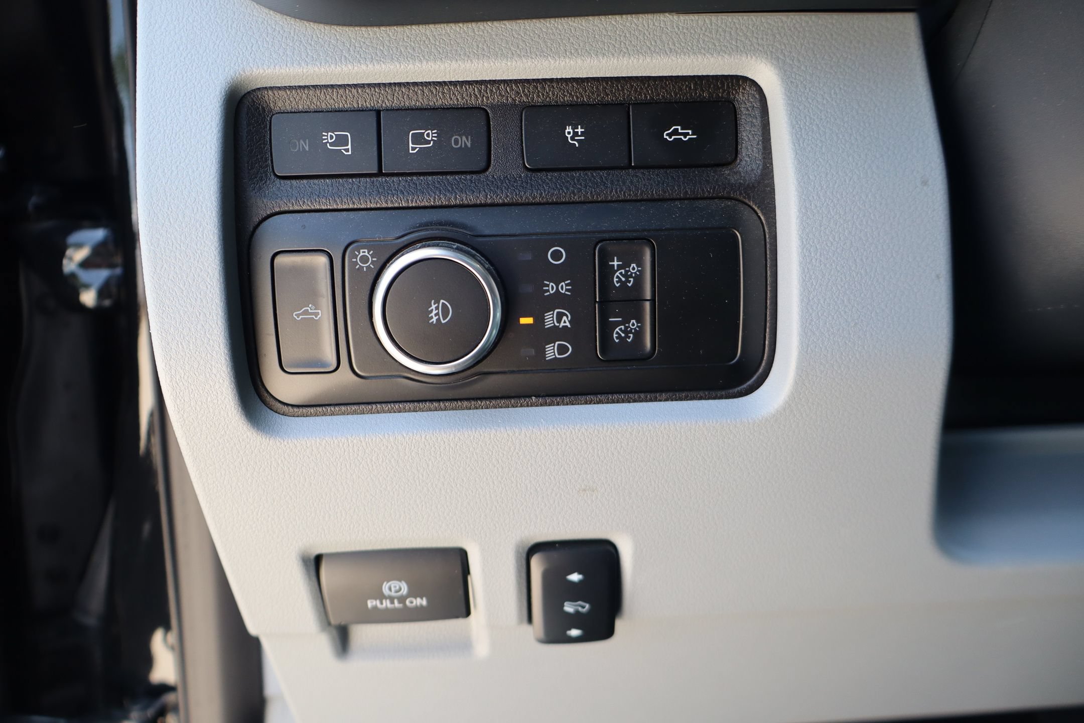 Used 2024 Ford F250 Limited w/ FX4 Off-Road Package AWD/4WD image 15