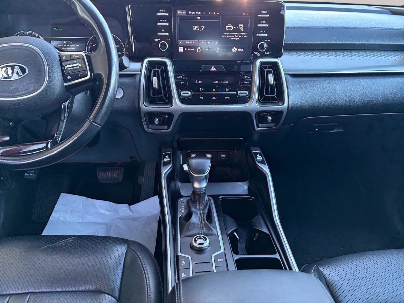 Used 2021 Kia Sorento S FWD image 11