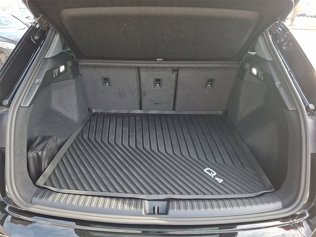 Used 2024 Audi Q4 e-tron Premium Plus image 28