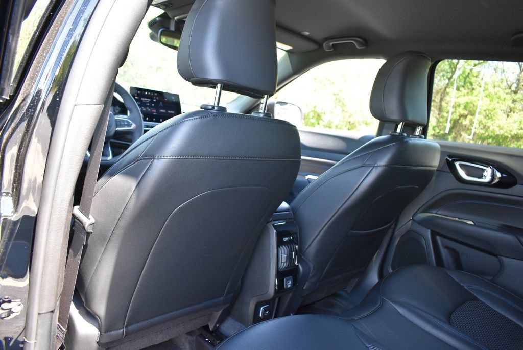 New 2026 Jeep Compass Latitude AWD/4WD image 22