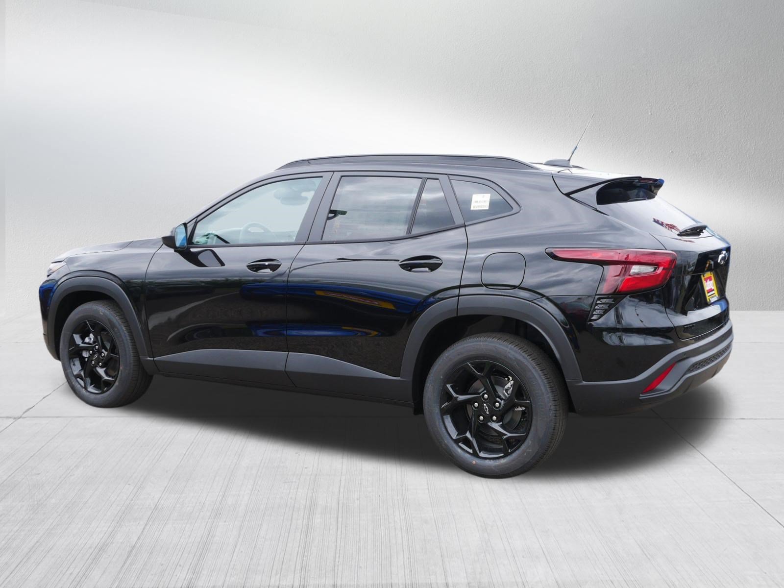 New 2026 Chevrolet Trax LT w/ Sunroof Package FWD image 2