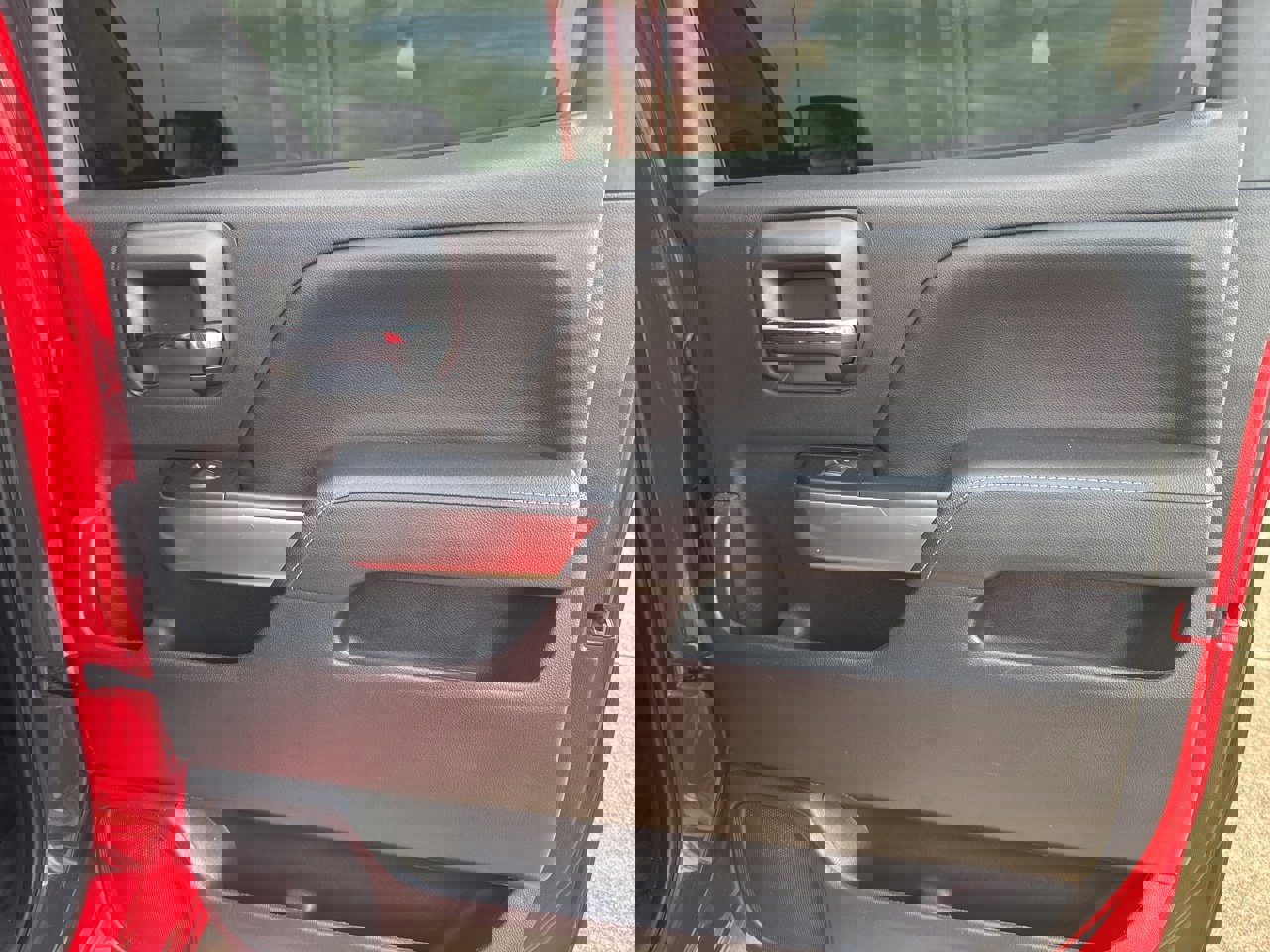 Used 2018 Chevrolet Silverado 1500 LT w/ LT Eassist Package image 15