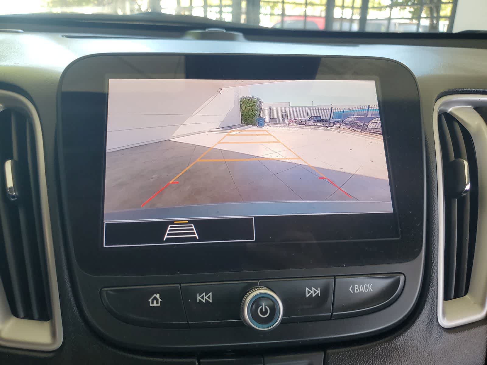 Used 2025 Chevrolet Malibu LT FWD image 23