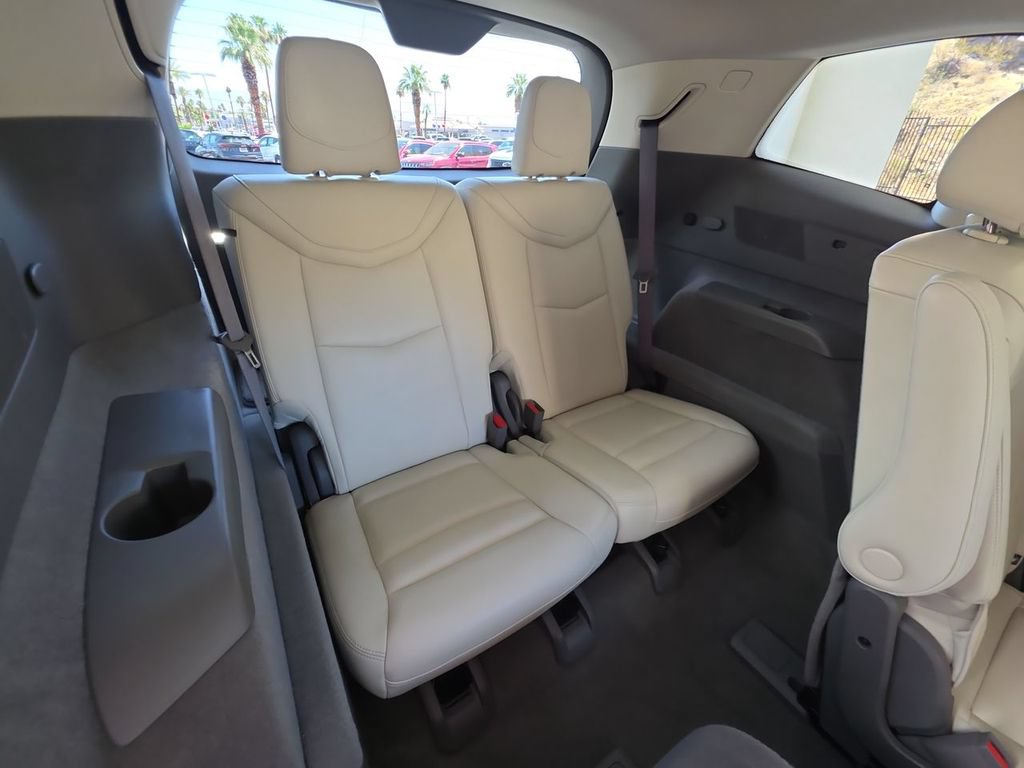 Used 2023 Cadillac XT6 Premium Luxury w/ LPO, Premium Carpet Package FWD image 28