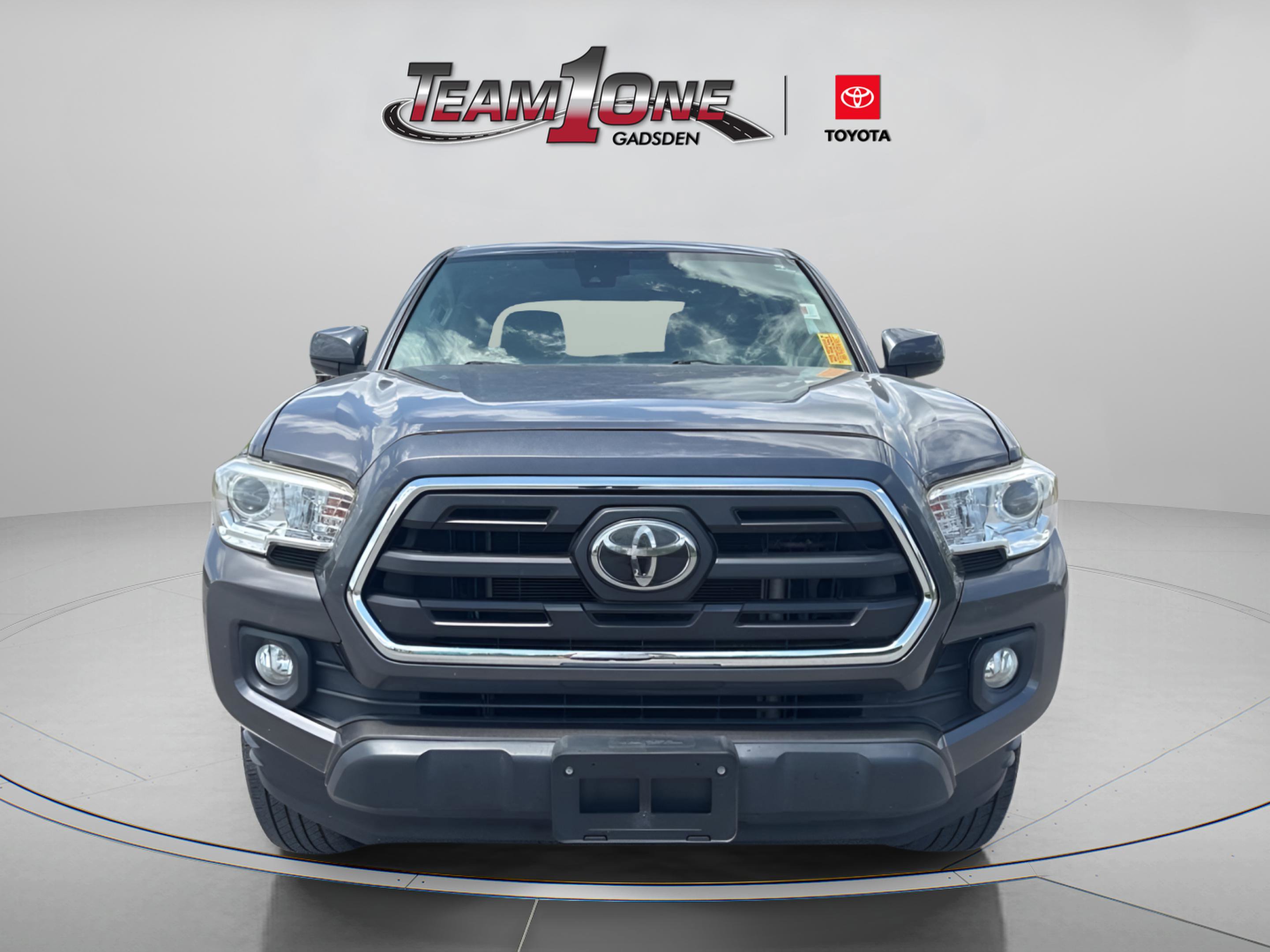 Used 2019 Toyota Tacoma SR5 RWD image 2