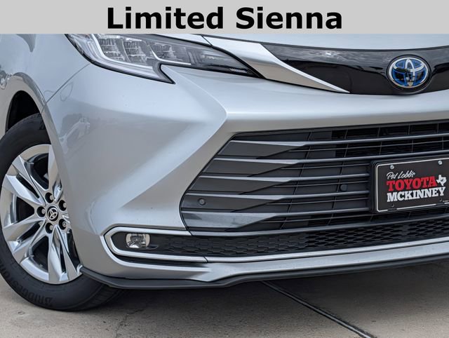 Used 2024 Toyota Sienna Limited AWD/4WD image 3