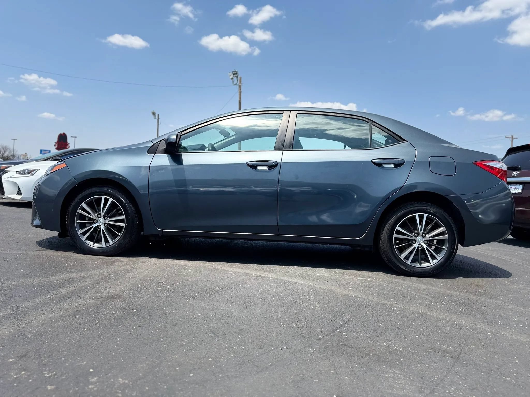 Used 2016 Toyota Corolla LE FWD image 6