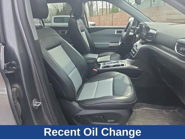 Used 2024 Ford Explorer XLT w/ Equipment Group 202A AWD/4WD image 16