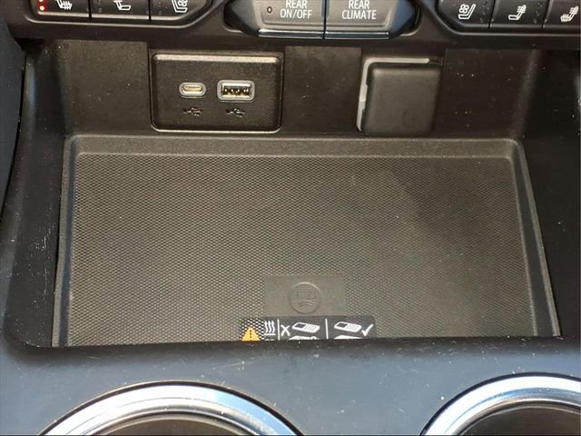 Used 2023 GMC Yukon SLT image 24